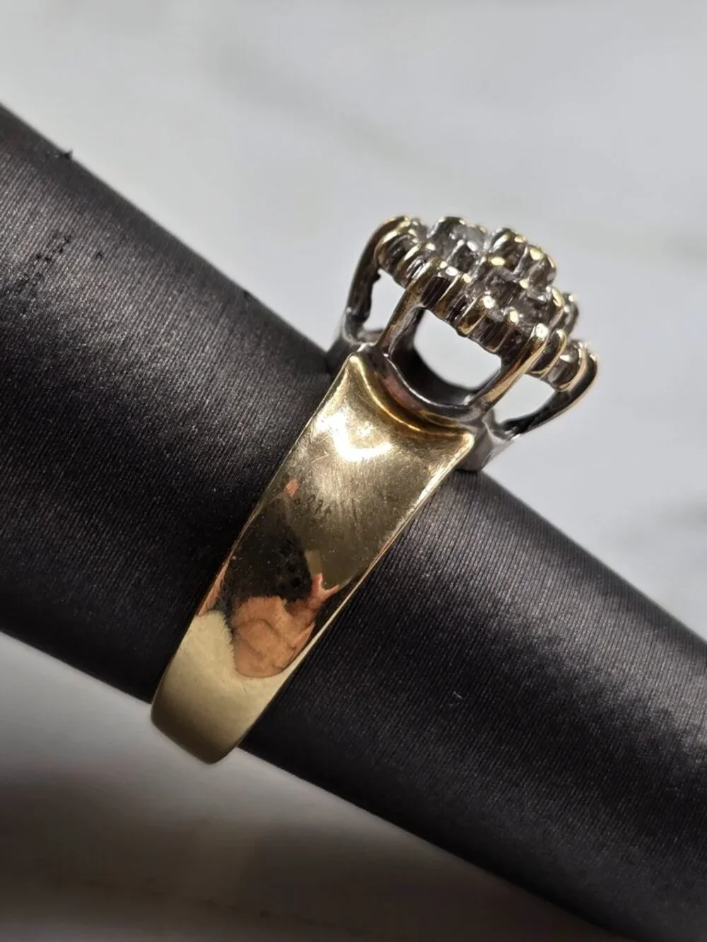 Womens Vintage Estate 10K Yellow Gold Diamond Cluster Ring 3.3g E5191